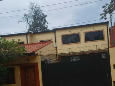 Casa em dois andares à venda em Loma Pyta, Assunção 3