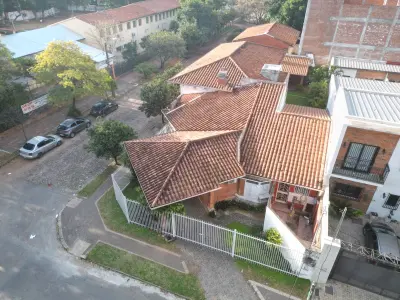 Casa de esquina com 4 quartos no bairro San Cristóbal 2