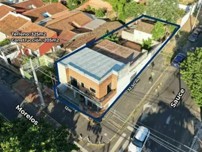 Casa em esquina à venda no Barrio Obrero, Assunção — 3 quartos, 2 garagens 3