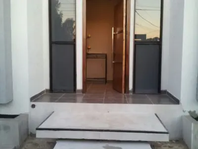 Casa en esquina en venta en barrio Santa Ana, Asunción 2