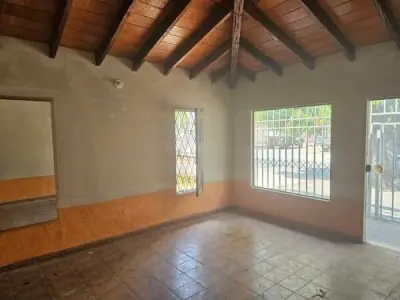 Corner House for Sale in Fernando de la Mora, South Zone 4