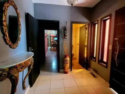 Casa en esquina en venta en San Vicente, Asunción – 3 dormitorios 4
