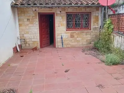 Casa à Venda a 3 Quadras da Basílica, Caacupé 3