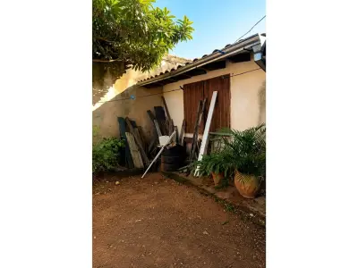 Casa à venda para reformar em Fernando de la Mora 3