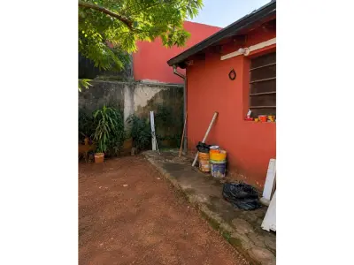 Casa à venda para reformar em Fernando de la Mora 4