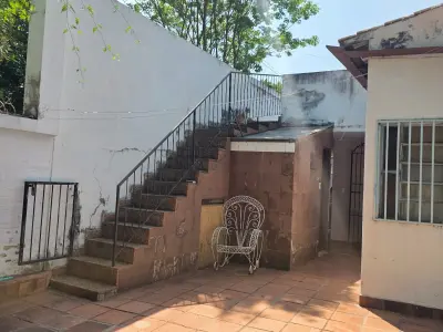 Casa en venta a refaccionar en San Vicente, Asunción 5