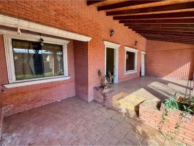 Casa en venta a refaccionar en Valle Apu'a I, Lambaré 3