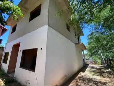 Casa en venta a terminar con terreno en Puerto Pabla, Lambaré 3