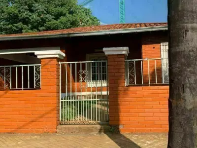 Casa à Venda Apta para Escritório, Zona Abasto, Fernando de la Mora 4