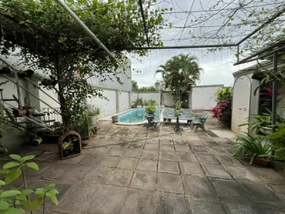 Casa en venta cerca de Av. Félix Bogado, Asunción 3