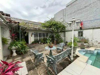 Casa en venta cerca de Av. Félix Bogado, Asunción 5