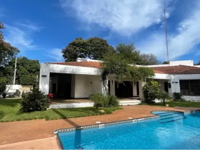 Casa à venda com 1900 m² de terreno em San Lorenzo 3