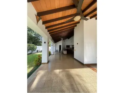 Casa à venda com 1900 m² de terreno em San Lorenzo 4