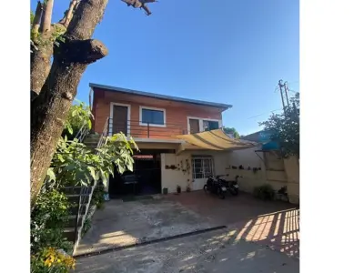 Casa à venda com 2 apartamentos em San Antonio 3