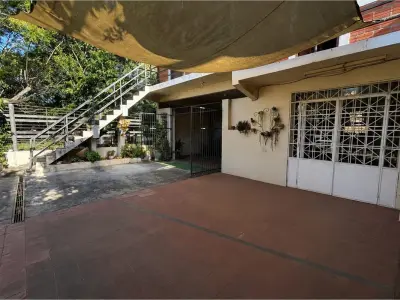 Casa à venda com 2 apartamentos em San Antonio 4