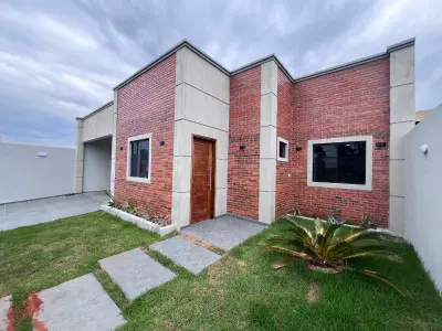Casa en venta con 3 dormitorios en barrio cerrado de Ypané 2