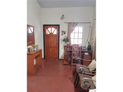 House for sale with 3 bedrooms in Cuarto Barrio, Luque 3