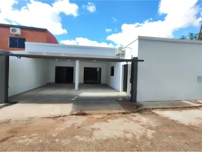Casa en venta con 3 habitaciones en suite en Estanzuela 3