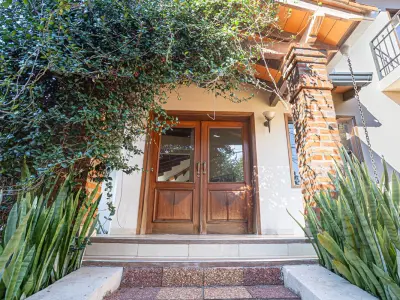 House for sale with 4 bedrooms in Lambaré, Kennedy neighborhood 4