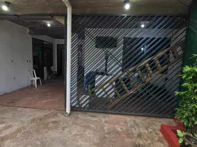 House for sale with 8 rooms in Barrio Laurelty, Luque 4