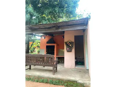 Casa à venda com amplo quintal em Itapuamí I, Luque 4