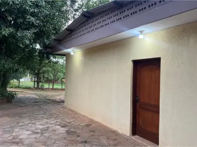 Casa en venta con amplio patio en Salado, Limpio 3