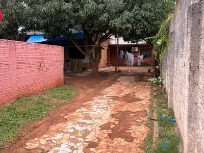 House for sale with large lot in Barrio Acaray 4