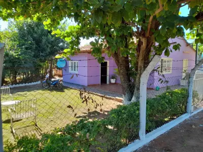 Casa en venta con amplio terreno en Barrio Estación, Villarrica 2
