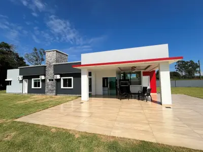 Casa à venda com amplo terreno em Edelira, Itapúa 4