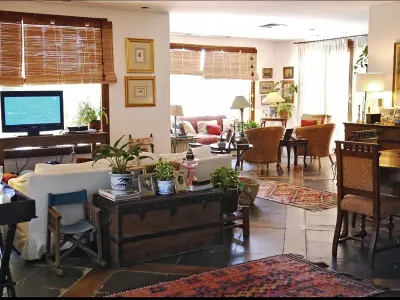 Casa à venda com amplos espaços na exclusiva zona Molas López 3