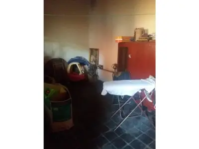 Casa à venda com apartamento independente em Tembetary, Assunção 4