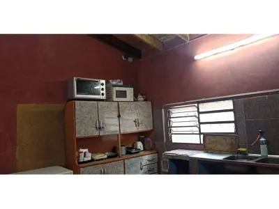 Casa à venda com dois salões comerciais em Ñemby 3