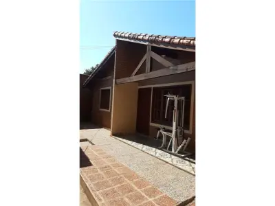 Casa à venda com duas moradias em Padre Bolik 2