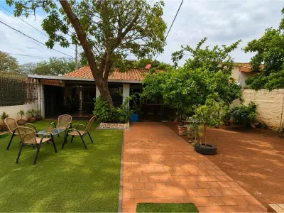 Casa à venda com espaço comercial em Isla Aranda, Limpio 2