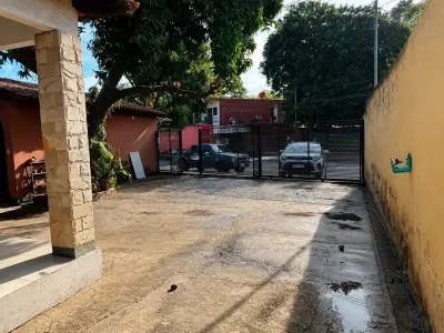 Casa en venta con local comercial en Laurelty, Luque 4