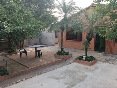 Casa en venta con local comercial en Ñemby, Barrio Rincón 3