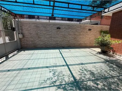 Casa en venta con locales y departamentos en La Encarnación 4
