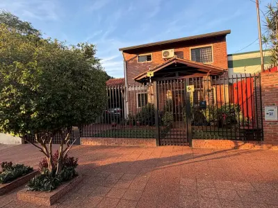 House for sale with pool in Bernardino Caballero 3