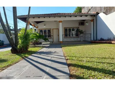 Casa à venda com piscina em Capiatá, Ruta 1 2