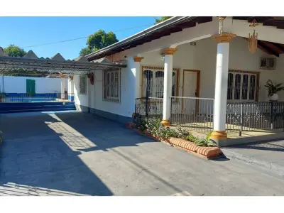 Casa à venda com piscina em Capiatá, Ruta 1 3