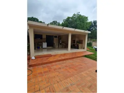 House for sale with pool in Capiatá 3