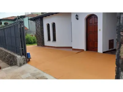 Casa à venda com piscina em Encarnación, Itapúa 4