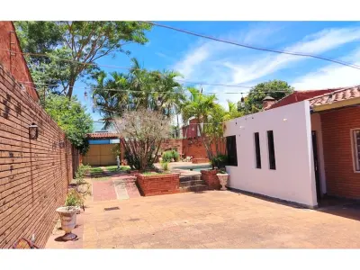 Casa en venta con piscina en Gloria María, Villa Elisa 3