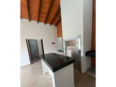Casa à venda com piscina em Hugua Hu, Ypacaraí 3