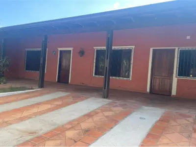 House for sale with pool in Itá Enramada, Asunción 3