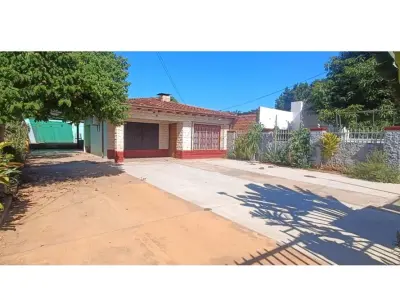 Casa à venda com piscina em La Colina, Itauguá 3