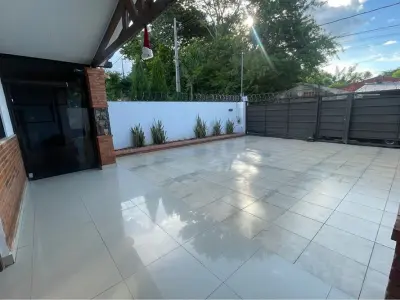 Casa en venta con piscina en Luque, Marin Ka'aguy 3