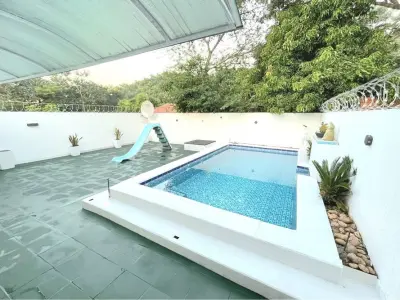 Casa en venta con piscina en Luque, Marin Ka'aguy 4