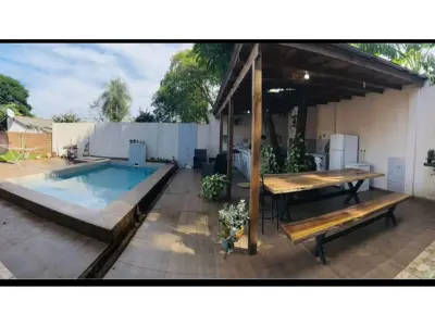 Casa à venda com piscina em San Juan del Paraná, Itapúa 3