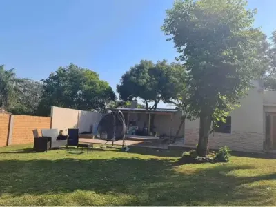 Casa à venda com piscina em San Juan del Paraná, Itapúa 4